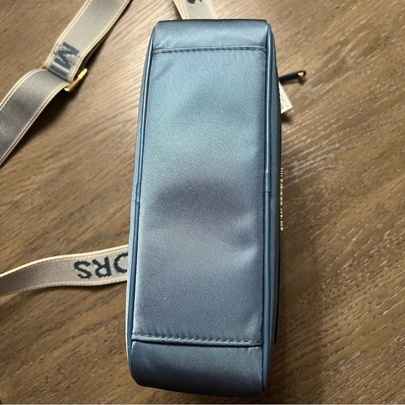 NWT Michael Kors Jet Set Blue Large Nylon Gabardine Crossbody Bag w/ Logo Strap - Picture 14 of 16